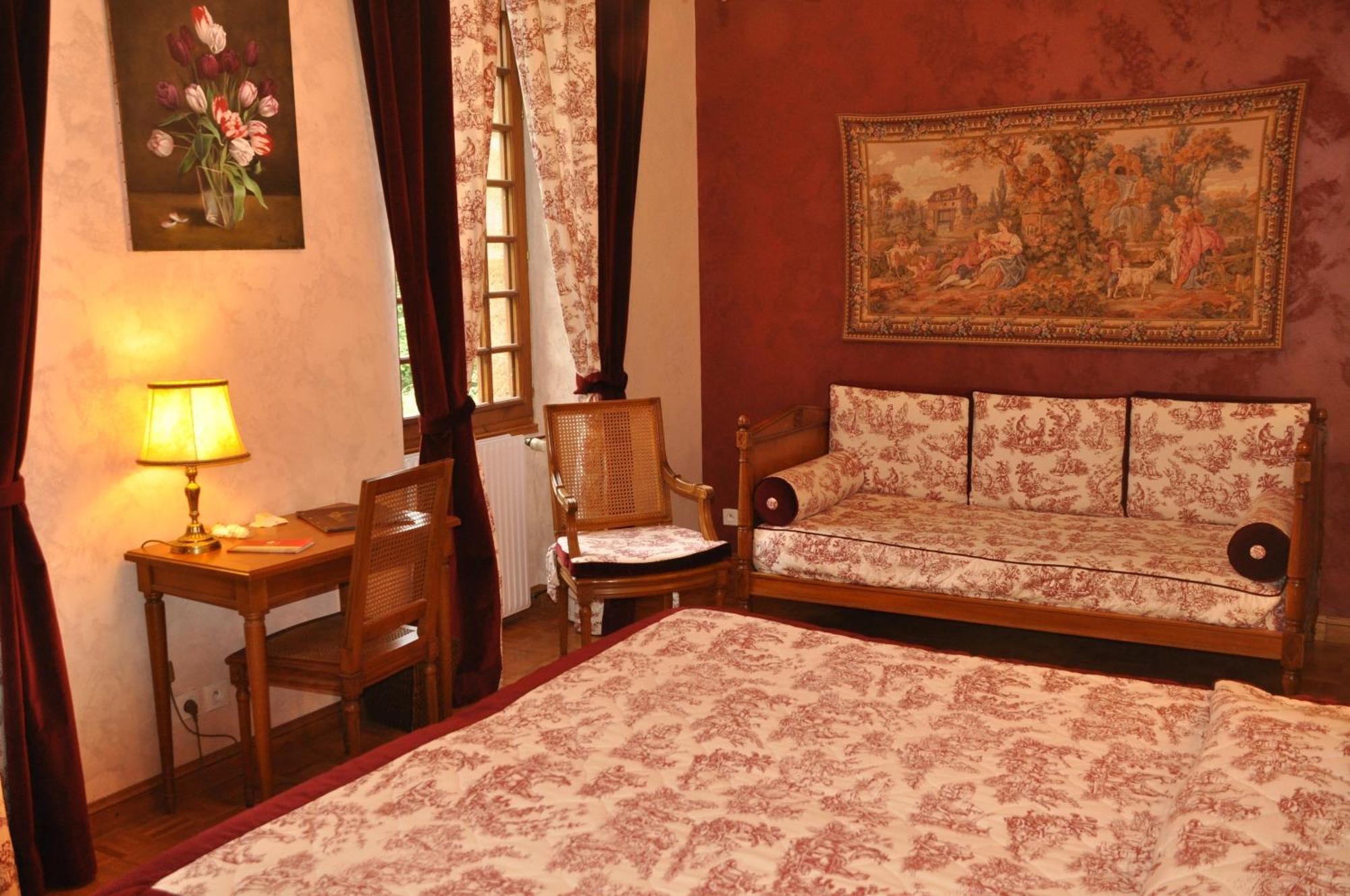 Logis Hostellerie Du Grand Duc Hotel Restaurant Gincla Exterior photo